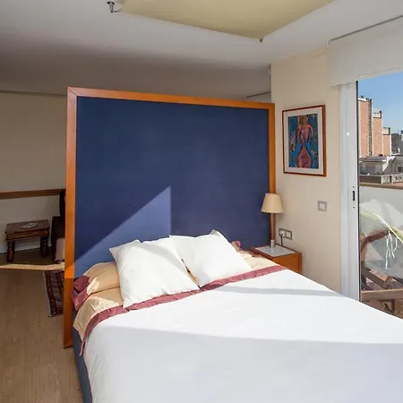 Gaudi Views Apartment Barcelona Exterior photo